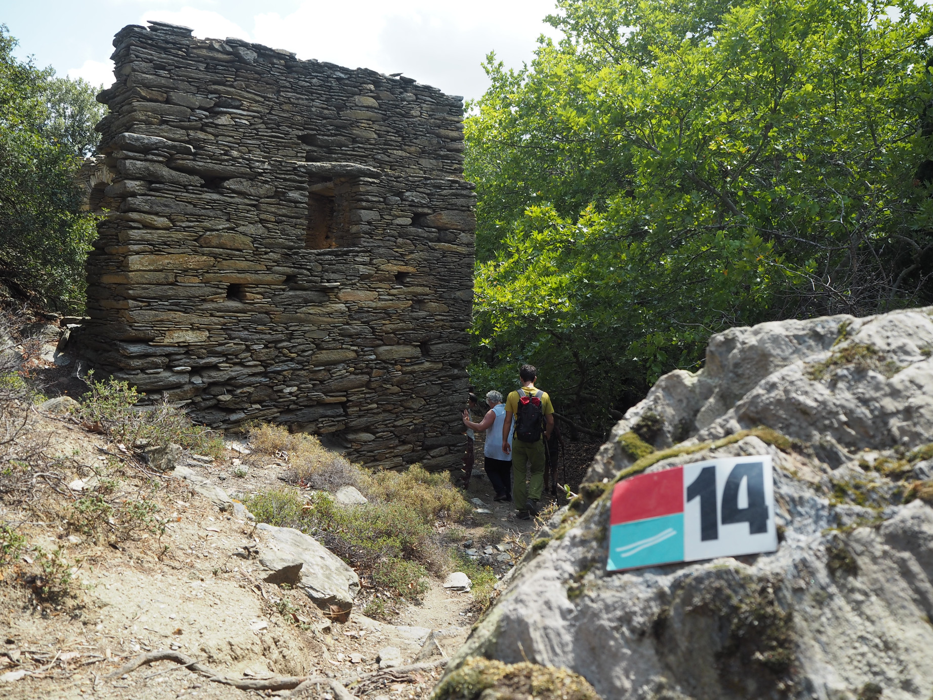 Hiking in Andros - WATERMILLS OF FROUSSEOI - Route 14