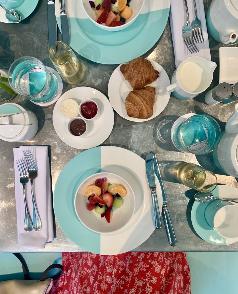 blue box breakfast at tiffany's