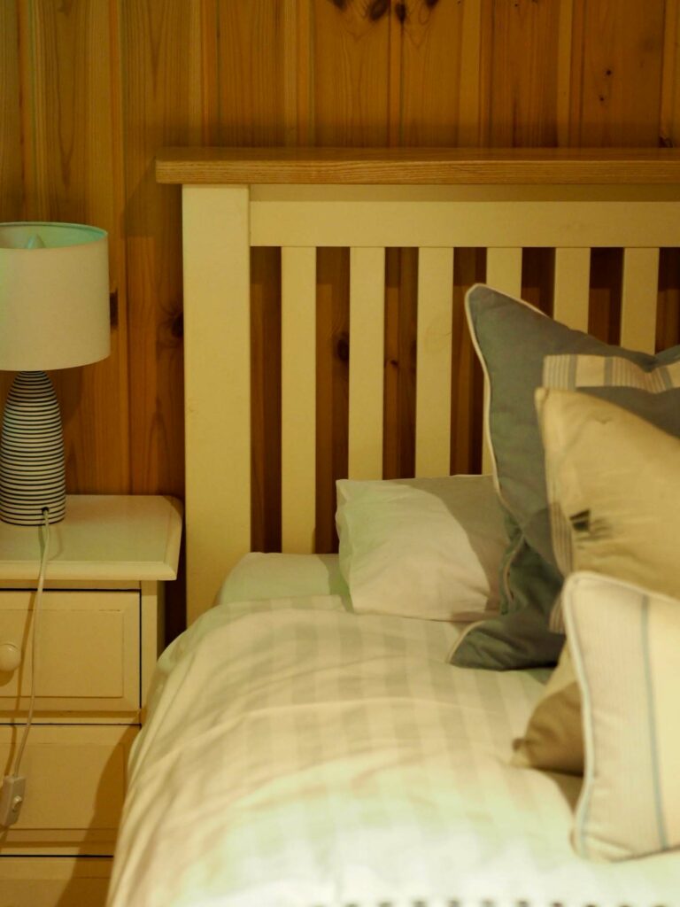 A unique cabin on the Pembrokeshire Coast - Y Berllan Hideaway