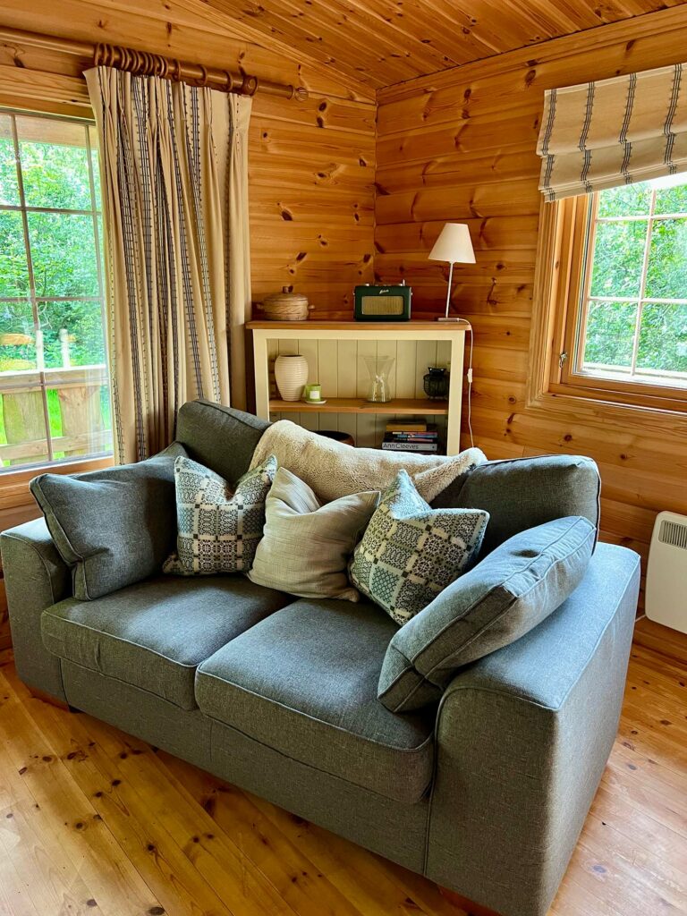 A unique cabin on the Pembrokeshire Coast - Y Berllan Hideaway