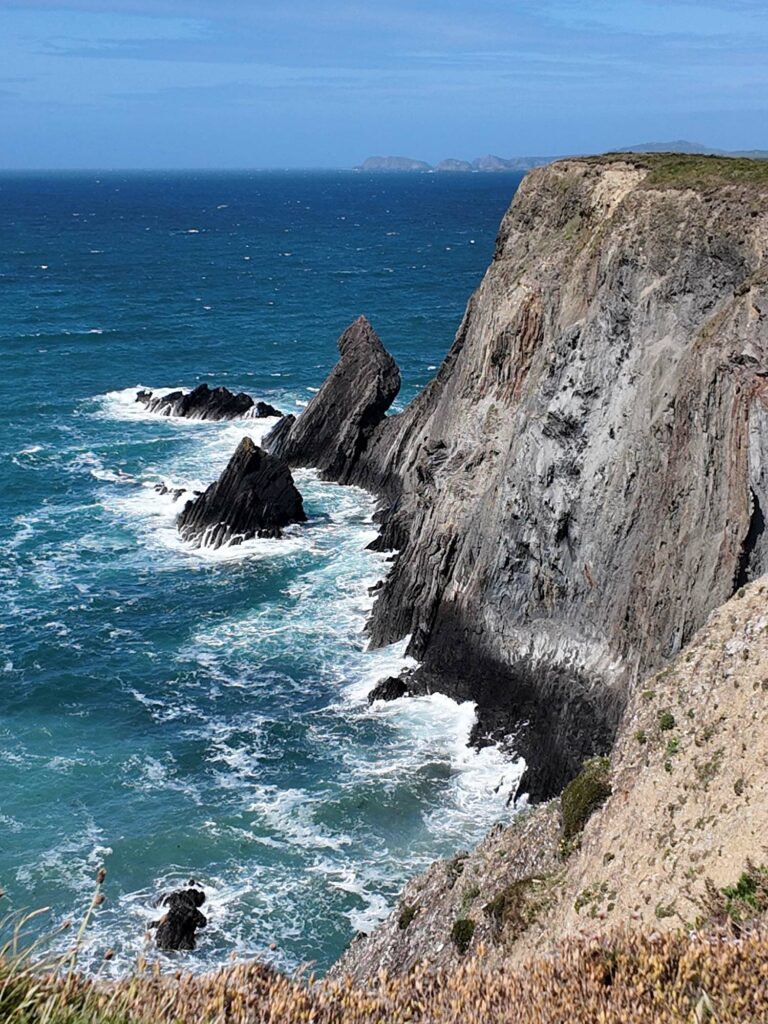 A unique cabin on the Pembrokeshire Coast - Y Berllan Hideaway