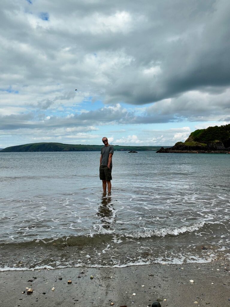 A unique cabin on the Pembrokeshire Coast - Y Berllan Hideaway